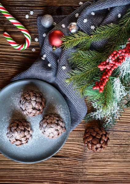 Delicios Fără Ciocolată Coace Crăciun Con Pin Stropit Zahăr Pudră — Fotografie, imagine de stoc