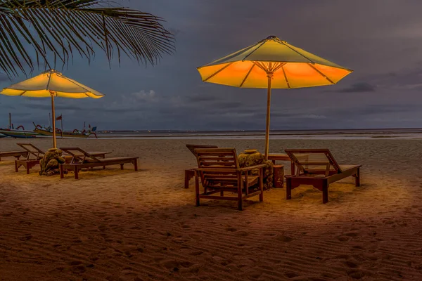 Sanur Beach Sur Île Bali Nuit Avec Des Unbrellas Des — Photo