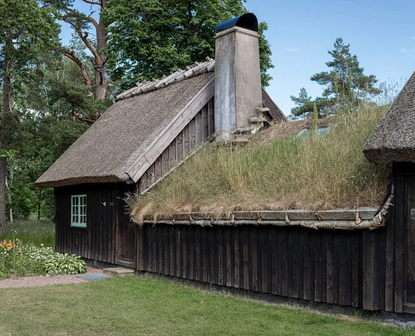 カールストルプストガンは スウェーデン王チャールズ12世が一晩過ごした古いわらぶき屋根のコテージです ハルムスタッド スウェーデン 2022年6月20日 — ストック写真