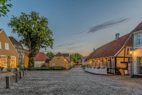 Square Idyllic Town Mariager Twilight Hour Light Streetlamps Denmark August — Fotografia de Stock