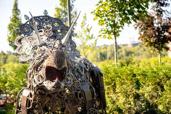 Kiev Ucrânia Setembro 2020 Escultura Dinossauro Partir Peças Metal — Fotografia de Stock