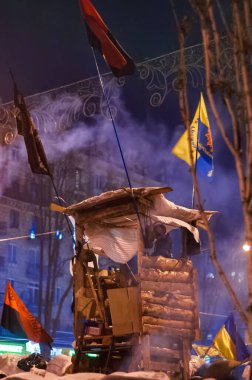 Kyiv, Ukrayna - 21 Aralık 2013: Kyiv 'deki barikatlarda Ukrayna' da kontrol noktası