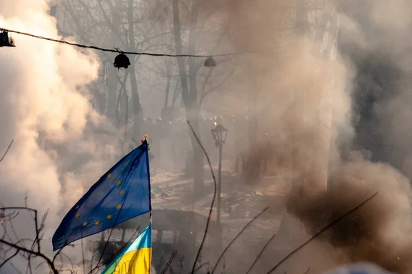 Bandera Unión Europea Ucrania Quema Kiev —  Fotos de Stock