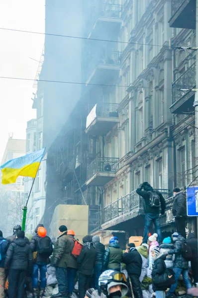 Κίεβο Ουκρανία Ιανουαρίου 2014 Διαδηλωτές Στα Οδοφράγματα Στους Δρόμους Του — Φωτογραφία Αρχείου