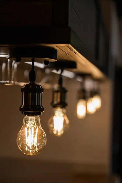 Retro Light Bulbs Hanging Department Store Decorate Interior Luxury Fixtures — Stockfoto