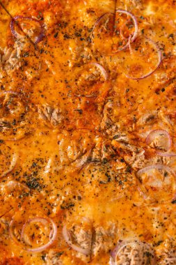 Restaurantlar ve pizzacılar için tanıtım broşürü, leziz bir pizza, mozzarella peyniri ve metin alanınızın fotokopisi.