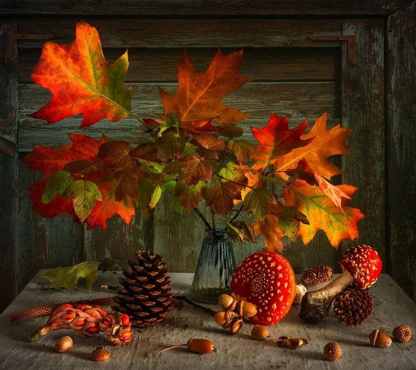 Bouquet Oak Branches Autumn Leaves Red Fly Agarics Acorns — Stock Photo, Image