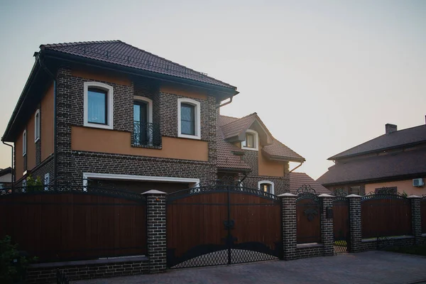 New Cozy Cottage 'da. Güzel manzaralı lüks evler. Geleneksel kır evi