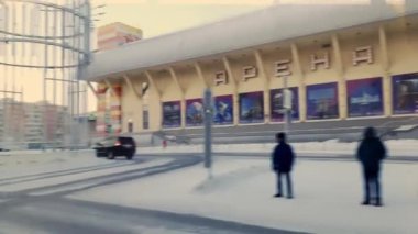 Norilsk Metalürjistler Meydanı 'ndaki alışveriş merkezi..