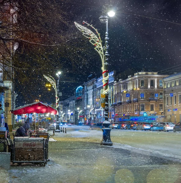 Petersburg Russia Dec 2021 Winter Night Nevsky Prospekt Falling Snow — стокове фото