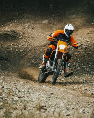 2021 KTM 250 EXC Bir motokros devresi