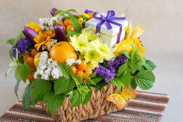 Basket Fresh Fruits Vegetables Flowers Light Background — Fotografia de Stock