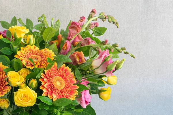 Colorful Arrangement Yellow Flowers Greenery Light Background — Fotografia de Stock