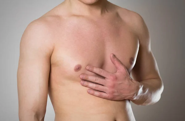 Brustschmerzen Dem Mann Tut Die Brust Weh — Stockfoto