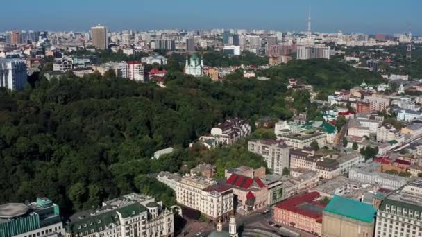 Bovenaanzicht Van Podol Mooie Vlucht Andrew Church Kiev Veel Gebouwen — Stockvideo