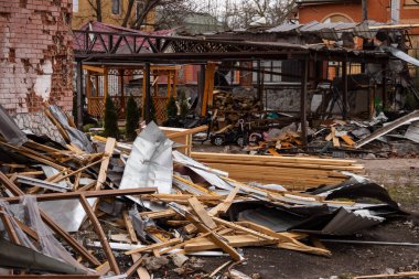 Bila Tserkva, Kyev bölgesi Ukrayna - 04.03.2022: Bir hava saldırısının sonuçları, Bila Tserkva 'daki yerleşim alanlarına yapılan bir füze saldırısı. Rus birlikleri Ukrayna 'daki evleri yok etti..