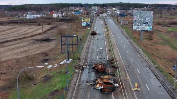 Hostomel Região Kyev Ucrânia 2022 Visão Superior Estrada Equipamento Destruído — Vídeo de Stock