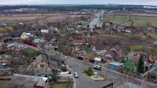 Yolun Üst Manzarası Yıkılmış Yanmış Evlerin Havadan Görüntüsü Evler Roketler — Stok video
