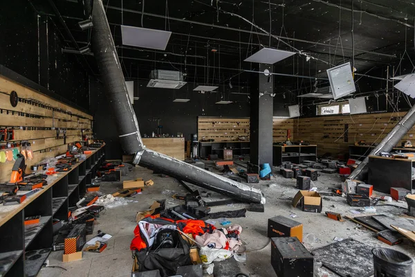 Hostomel Região Kyev Ucrânia 2022 Dentro Loja Que Foi Bombardeada — Fotografia de Stock