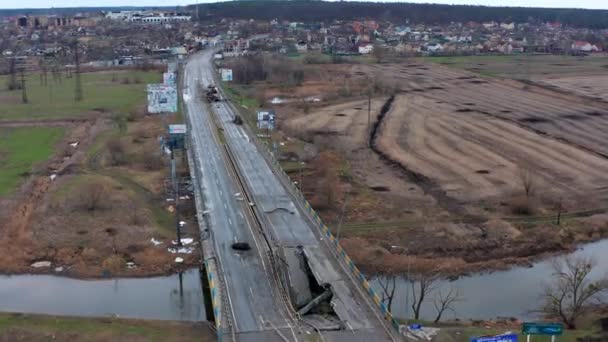 Hostomel Región Kyev Ucrania 2022 Vista Superior Carretera Equipo Destruido — Vídeos de Stock