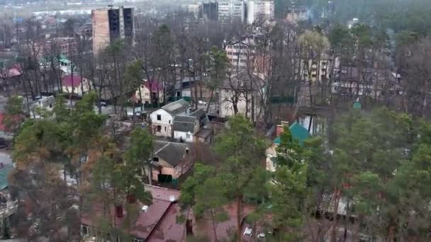 Yıkılmış Yanmış Evlerin Havadan Görüntüsü Evler Rus Askerlerinin Roketleri Mayınlarıyla — Stok video