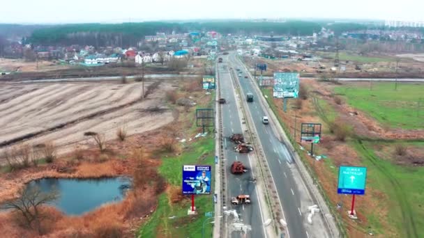 Irpin Región Kyev Ucrania 2022 Vista Superior Carretera Equipo Destruido — Vídeo de stock