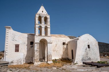 Kythira Adası, Kithira, Yunanistan. Venedik Kalesi. Panagia Myrtidiotissa Ortaçağ Rum Ortodoks Kilisesi Panayia Orfani eski hasarlı şapelin yanında 