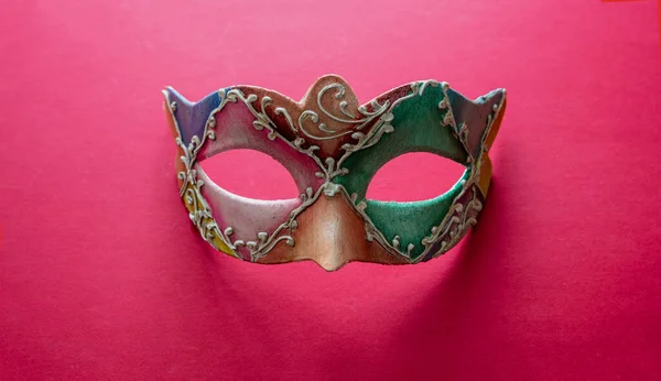 Carnevale Maschera Veneziana Colorfoul Fatto Mano Sfondo Colore Rosso Travestimento — Foto Stock