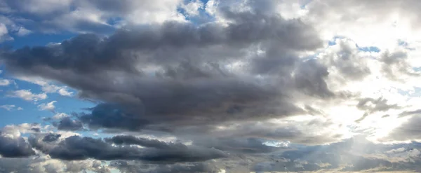 Rain Clouds Blue Sky Background Fluffy Cumulus Cloudscape White Grey — Fotografia de Stock