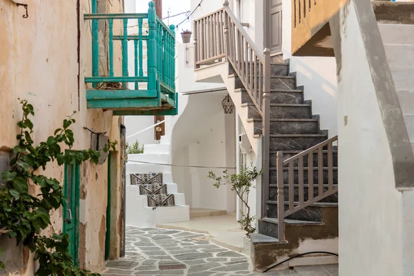 Paros Island Greece Whitewashed Building Empty Narrow Cobblestone Street Closed — Stockfoto