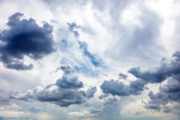 Nuvem Escura Pesada Fundo Céu Azul Nuvens Storm Cumulus Cor — Fotografia de Stock