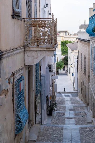 Görögországban Ermoupolis Syros Sziget Cyclades Keskeny Utca Kövezett Lépcső Erkély — Stock Fotó