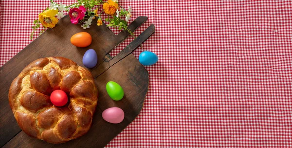 Pascua Griega Trenza Tsoureki Vista Superior Brioche Pan Dulce Huevo — Foto de Stock