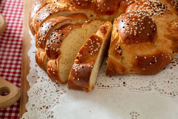 Pão Doce Páscoa Cozonac Fatia Tsoureki Mesa Brioche Trançado Chalá — Fotografia de Stock