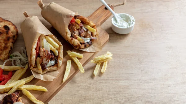 Gyro Pita Preparação Shawarma Mesa Madeira Vista Superior Comida Grega — Fotografia de Stock