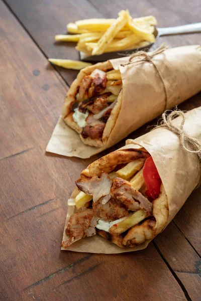 Gyro Shawarma Pita Pan Sobre Mesa Madera Comida Griega Carne — Foto de Stock