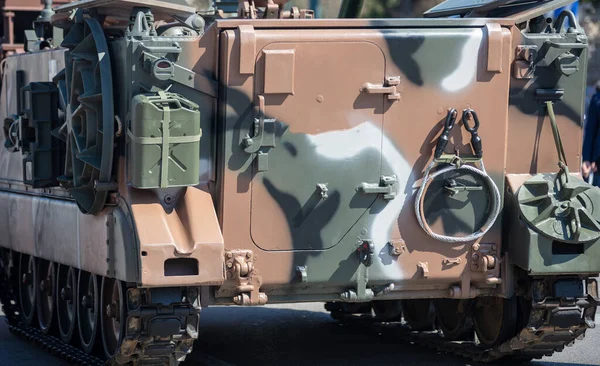 M113 Obrněný Transportér Apc Vojenská Přehlídka Válečná Zbraň Maskovací Barva — Stock fotografie