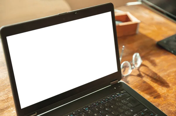 Computer Screen Mockup Laptop Open White Blank Screen Wooden Desk — ストック写真