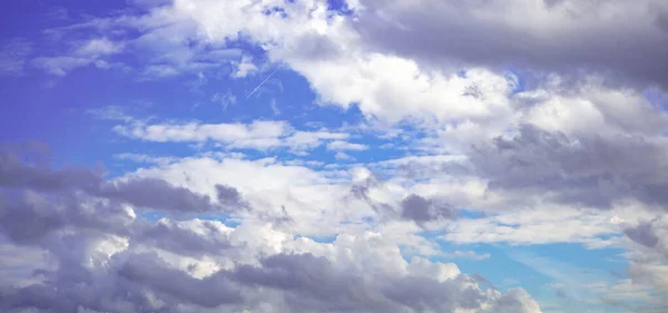 Nuvem Chuva Fundo Céu Azul Fluffy Cumulus Cloudscape Cor Sombra — Fotografia de Stock