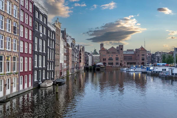 Amsterdam Houses Reflections Canal Water Blue Sky Dusk Touristic District — Stock Photo, Image