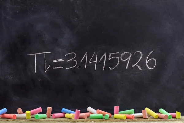 Nummer Wiskundige Constante Krijttekening Een Schoolbord Grieks Lettersymbool Decimale Cijfers — Stockfoto