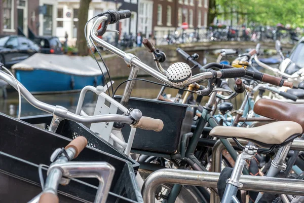 Biciclette Parcheggiate Sfondo Parcheggio Biciclette Nel Centro Amsterdam Vista Vicino — Foto Stock