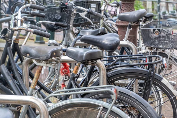 Велосипеды Заднем Плане Парковка Центре Амстердама Вид Сверху Традиционное Транспортное — стоковое фото