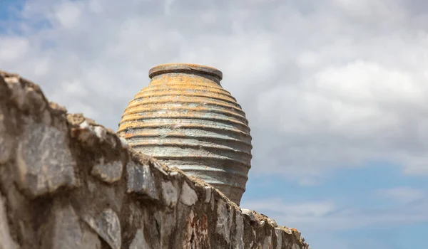 Ceramic Amphora Stonewall Construction Storage Decorative Handmade Clay Amphoreas Vintage — ストック写真