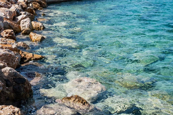 Sea Waves White Foam Splash Rough Rocks Empty Rocky Beach — Stock Photo, Image