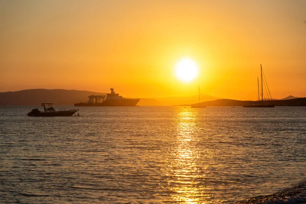 Νάξος Ηλιοβασίλεμα Πάνω Από Πολύχρωμο Αιγαίο Κυκλάδες Προορισμός Ελλάδα Ηλιοβασίλεμα — Φωτογραφία Αρχείου