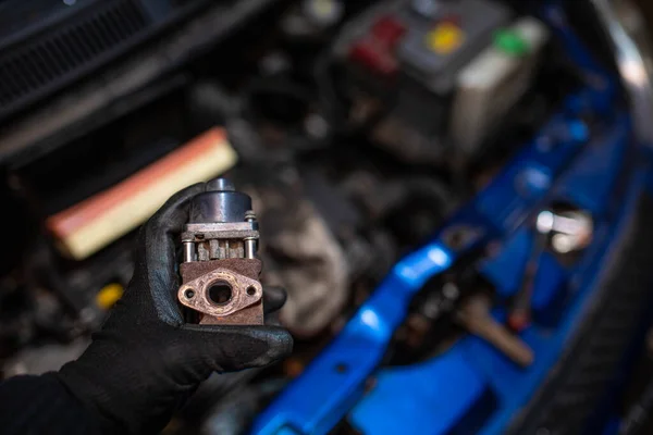 Загрязненный Клапан Egr Двигателя Автомобиля — стоковое фото
