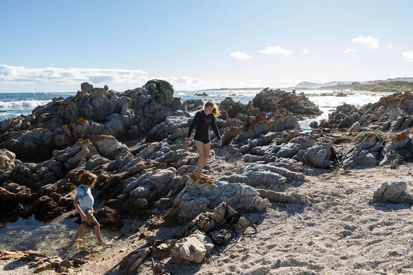 Two Children Teenage Girl Eight Year Old Boy Exploring Jagged — Stock Photo, Image