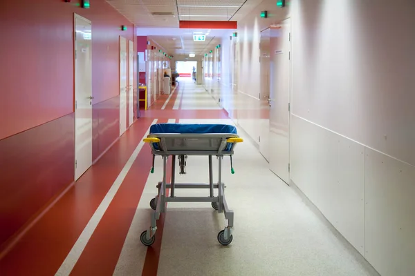 Corridor Waiting Areas Modern Hospital Seating Trolley Bed Wih Blue — 图库照片