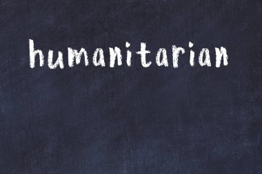 Üzerinde el yazısıyla yazılmış insancıl yazı olan üniversite yazı tahtası.